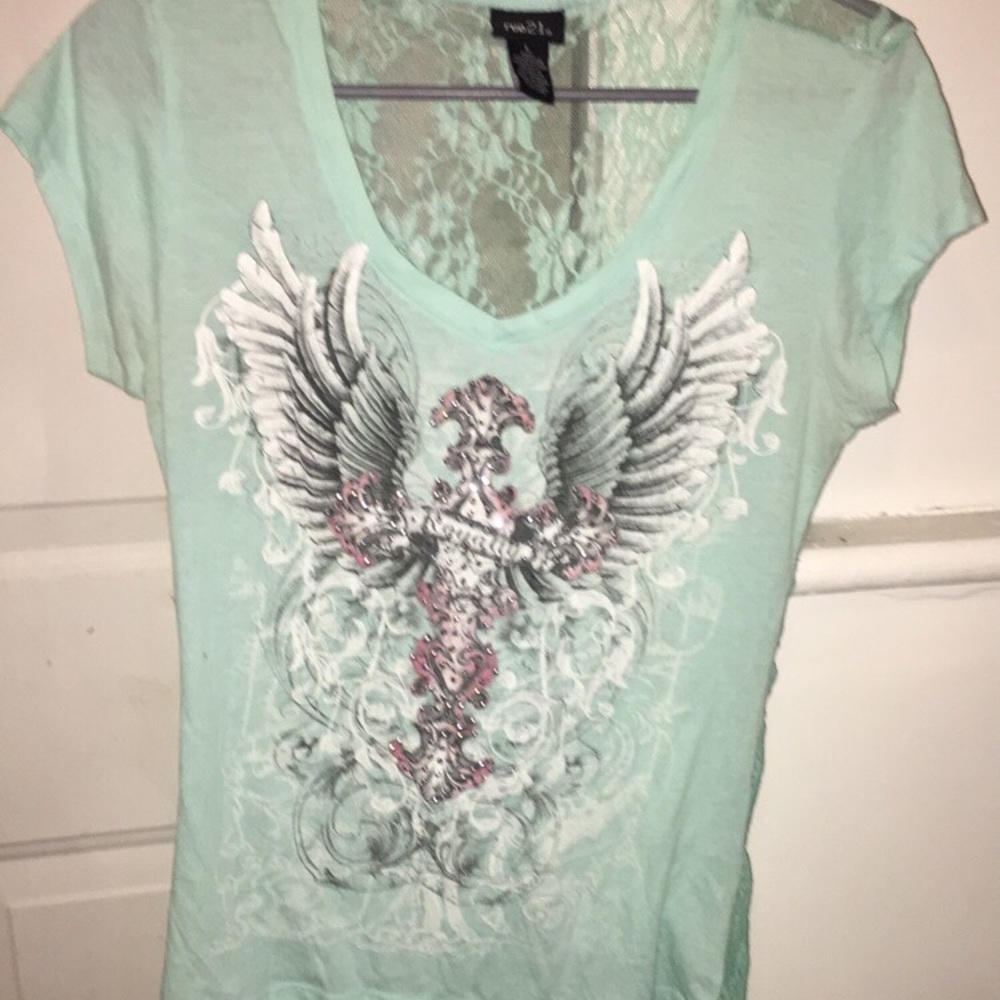 Name brand V-Neck tee